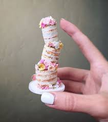Hochzeitstorten Klein Hochzeitstorten Was Sind Denn Das Fr Herzige Trtchen Brauchen Wir Sofort Hochzeitstorte In 2020 Topsy Turvy Cake Wedding Cakes Birthday Candles