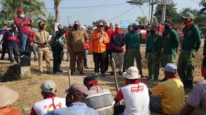 Melumpuhkan fungsi perjalanan sesuatu organisasi. Gotong Royong Di Rama Indra Loekman Masyarakat Punya Peran Penting Untuk Kemajuan Daerah Karya Nasional