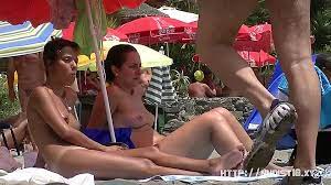 Hübsche Girls an FKK Strand heimlich gefilmt | PORNOFISCH.com