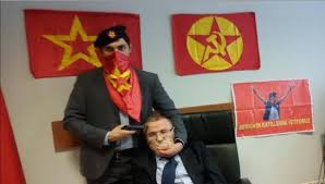 Cumhurbaşkanı abdullah gül, dün berkin elvan'ın babası sami elvan ile telefon görüşmesi yapmış, üzüntülerini paylaşmış, ailenin kendisinden bir talebi olup olmadığını sormuştu. Berkin Elvan Davasi Savcisi Rehin Alindi Ermeni Haber Ajansi