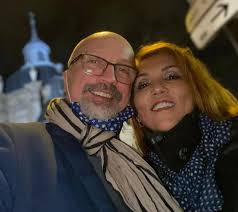 Lavdërohem para shokëve me këtë fakt”, Fatos Berisha tregon ”sekretin” e  marrëdhënies me bashkëshorten Vjosa