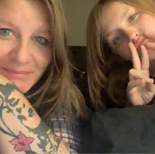 Jennifer Stough's Instagram, Twitter & Facebook