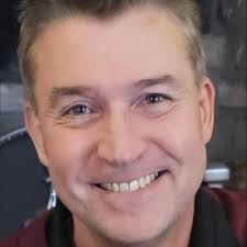 Mike Pring's Instagram, Twitter & Facebook