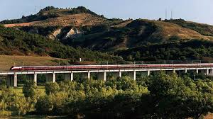 قطار ميلان روما وقت السفر وتكلفة التذاكر كيفية الحصول عليها من ميلان إلى روما