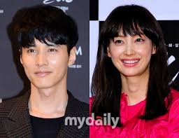 Won bin, born november 10, 1977 in jeongseon county, gangwon province, south korea, is a popular actor. Won Bin S Mother Likes Lee Na Young Hancinema The Korean Movie And Drama Database