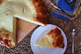 Für den hefeteig die milch erwärmen. Kasekuchen Mit Hefeteig Zopfrand Einfaches Rezept