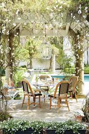 Inspired Outdoor Entertaining From Domino How To Decorate Outdoor Dining Spaces Outdoor Rooms Outdoor Dining Room
