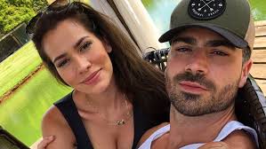 Adriana sant'anna was a housemate on big brother brazil 11. Adriana Sant Anna E Rodrigao Realizam Sonho Da Casa Propria