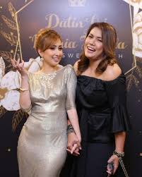 Beliau berkahwin dengan ahli perniagaan, rahman shakur pada november 2015. Awek Collection Maria Farida Umur Dah 50 Tahun Tapi Body Dia Still