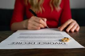 In the legal proceedings for the divorce of a married couple or after such, the court may grant a maintenance order, known as alimony, for either spouse, the size, length, and existence of such an order is dependent on many factors. How Does A Wife Get Alimony 5 Strategies For Divorcees Dyno Mom