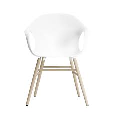 Gefertigt aus massivem eichenholz und hpl. Elephant Stuhl Von Kristalia Im Shop Kaufen