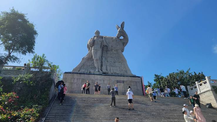Sanya Luhuitou Scenic Area - China Tours @WestChinaGo