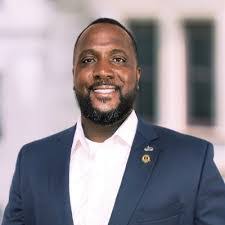 Edwin Keene's Instagram, Twitter & Facebook