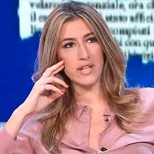 Sui vaccini usa e uk hanno fatto meglio di noi. Chi E Annalisa Chirico Biografia Eta Foto Instagram E Fidanzato