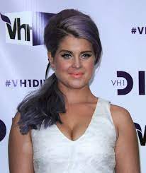 40 Stunning Medium Hairstyles For Round Faces Hairstyles For Round Faces Black Hairstyles For Round Faces Face Shape Hairstyles
