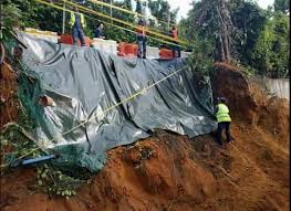 At lost paradise resort, guests enjoy a private beach, an outdoor pool, and a children's pool. Lost Paradise Resort Landslide Underscores Fragility Of Hill Slopes Aliran