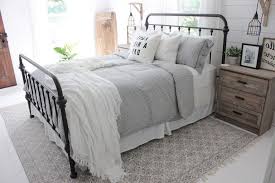 Room ideas bedroom bedroom themes home bedroom bedroom retreat master bedroom decorating ideas cute bedroom ideas for teens classy bedroom ideas teen bedroom colors girly bedroom decor. 48 Comfy Farmhouse Bedroom Decorating Ideas Farmhouse Bedroom Decor Modern Farmhouse Style Bedroom Farmhouse Style Master Bedroom