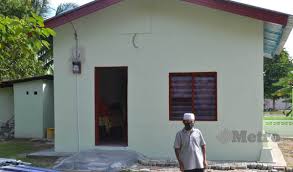 Rumah pprt konsep baru, projek perumahan rakyat termiskin pprt menggunakan produk uco dari uac, rumah bantuan pprt model baru tki malaysia, jom mohon rumah pprt model baru rangka besi takguna batu bata, rumah bantuan pprt yang baru tki malaysia, design rumah bajet 10k 1 bilik tidur. Syukur Tidak Perlu Lagi Tadah Air Hujan