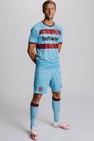 Available in a range of colours and styles for men, women, and everyone. West Ham Launch New Away Kit For 2020 21 Season Inspired By 1960s Golden Era London Evening Standard Evening Standard
