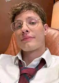 Honey, you're looking at my picture, and you can't even say hi to me  otherwise you don't love me anymore 💔it's me matt rife hun,i love you baby  ♥️💖