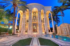 Versace Miami Mansion Sells For 41 5m To Jordache Group Miami Mansion Mansions Versace Mansion