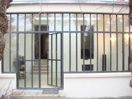 Comme tout autre réalisation, une verrière intérieure peut être thermo laqué au four ou vernis simplement en gardant l'aspect brut de l'acier. Jolie Verriere En Acier Avec Profile Fineline Pour Ajout D Une Piece Dans Un Esprit Atelier D Artiste Fenetres En Acier Jardin D Hiver Toiture En Acier