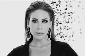 Aşk ve hüzün üzerine söylediği şarkıları ile bilinir. Linet Kimdir Nereli Kac Yasinda Hayati Ve Albumleri Album Sarkici Sanatcilar