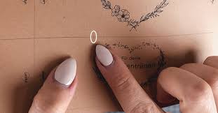 Слезы радости текли у нее по щекам. Diy Hochzeit Freudentranen Taschentucher Inkl Vorlage Weddlyn