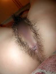 美人なのに思いの外マン毛がモッサリ生えてる女のエロ画像30枚｜エロ牧場