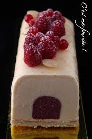 La Buche Framboise Amande D Apres Christophe Felder C Est Ma Fournee Buche Framboise Buche De Noel Aux Fruits Gateaux Et Desserts