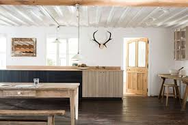 Une Cuisine Moderne Rustique Frenchy Fancy Cuisine Contemporaine Cuisine Rustique Cuisines Design