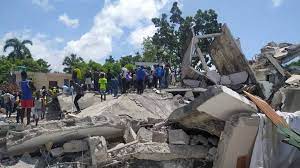 Suman más de 200 muertos y temen por tsunami tras temblor de 7.2 | video el fuerte sismo se dio por la mañana y aún se desconoce el numero de víctimas Buwzuqzclfys1m