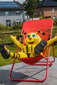 Bvb Maskottchen Emma Zu Besuch Im Heinz Von Heiden Musterhaus In Dortmund Bvb Dortmund Borussia Dortmund Dortmund