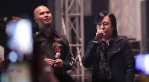 Download kumpulan dan koleksi lagu ari lasso full album mp3 terlengkap & terbaru. Dewa 19 Punya Lagu Baru Ahmad Dhani Rayu Ari Lasso News Entertainment Fimela Com