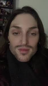 Mandi Quinn's Instagram, Twitter & Facebook