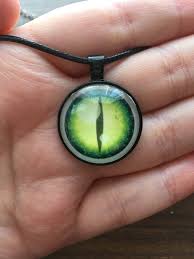 Naturally generated bee nests generate with 3 bees in them. Red Queen Illustrator On Twitter New Items Up In My Shop Spring Bee Stickers Wolf Stickers And Eye Of Ender Necklaces And Keyrings Link In My Bio Enderpearl Necklaces Keyrings Bees Bumblebee