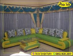 Harga kami berani bersaing dengan perusahaan dagang mebel lainnya tentunya dengan kualitas kayu, finishing, serta material jok yang sebanding dengan apa yang kami tawarkan pada kursi tamu modern ini. Pin Di Pusat Sofa Minimalis Terbaru