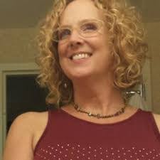 Lisa Molnar's Instagram, Twitter & Facebook