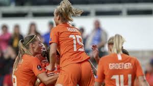 Let's get this party started! Gedreven Oranje Vrouwen Beginnen Ek Missie Met Zevenklapper In Estland Nos