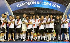 River plate, bicampeón de torneo, intentará cumplir con un trámite hoy cuando juegue ante argentino de merlo, que está a un paso de consagrarse campeón de la primera d, concretando un lógico triunfo. Pin De Walter Smiraglia En River Plate River Campeon Campeones River Campeon Libertadores