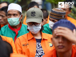 Download lagu lucinta luna (3.22mb) dan streaming kumpulan lagu lucinta luna (4.53mb) mp3 terbaru gratis dan enak dinikmati, video klip lucinta luna mp4, lirik lagu lucinta luna full album. Lucinta Luna Bebas Dari Penjara Usai Dapat Asimilasi Covid 19 Indozone Id