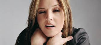 Gold plated base metal unknown. Lisa Marie Presley Sehnsucht Nach Papa Elvis Tikonline De