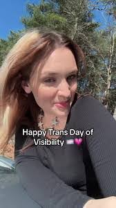 Emily Threet's Instagram, Twitter & Facebook