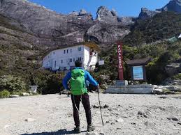 Ketinggian yang menjangkau 4095 meter dari paras laut. Tips Mendaki Untuk Yang Pertama Kali Ingin Ke Puncak Tertinggi Di Malaysia Gunung Kinabalu Libur