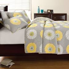Choose from so many color schemes, like white quilts, blue quilts, gray quilts, pink quilts and yellow quilt to have them perfectly blend in with your room design and give your entire ensemble the homespun harmony you have always wanted. Charlton Home Mceachern Gray Bright Yellow Reversible Modern Contemporary Quilt Set Reviews Wayfair
