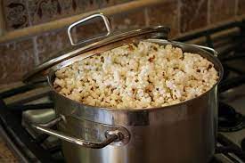 How To Pop Popcorn On The Stove Recipe Recipes Cooking Stovetop Popcorn