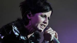 We Are Crushed Fans Friends Pay Tribute To Cranberries Singer Dolores O Riordan Cbc News Dolores O Riordan Cranberries Lead Singer Singer