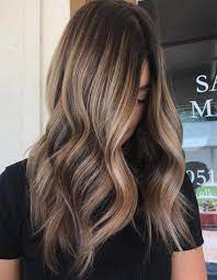 This is why it appears to this is a long and wavy brown hair with blonde highlights. 25 Fabulous Looks With Blonde Highlights On Brown Hair