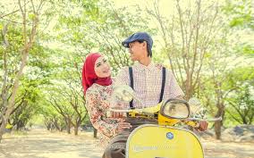 Wedding traditions and customs vary greatly between cultures, ethnic groups, religions, countries, and social classes. Senja N Nizar Lhf 19 Foto Prewedding Terbaru