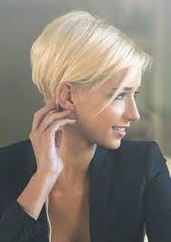 Der Boxie Ist Eine Schone Mischung Aus Pixie Und Bob Frisur Neue Frisur Kurzhaarfrisuren Haarschnitt Frisur Ideen